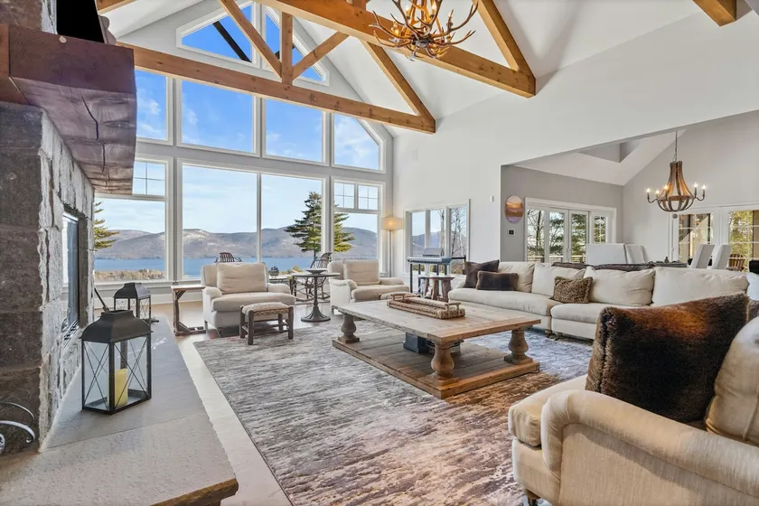 5BR panoramic lake acreage - sauna, game tables - Image 1