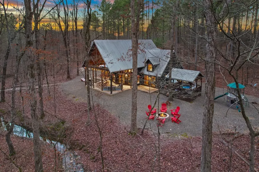 Entertaining Cabin on Creek|Prime Loc|Dogs OK - Image 1