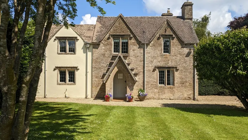 Charlton Down Cottage - Image 1