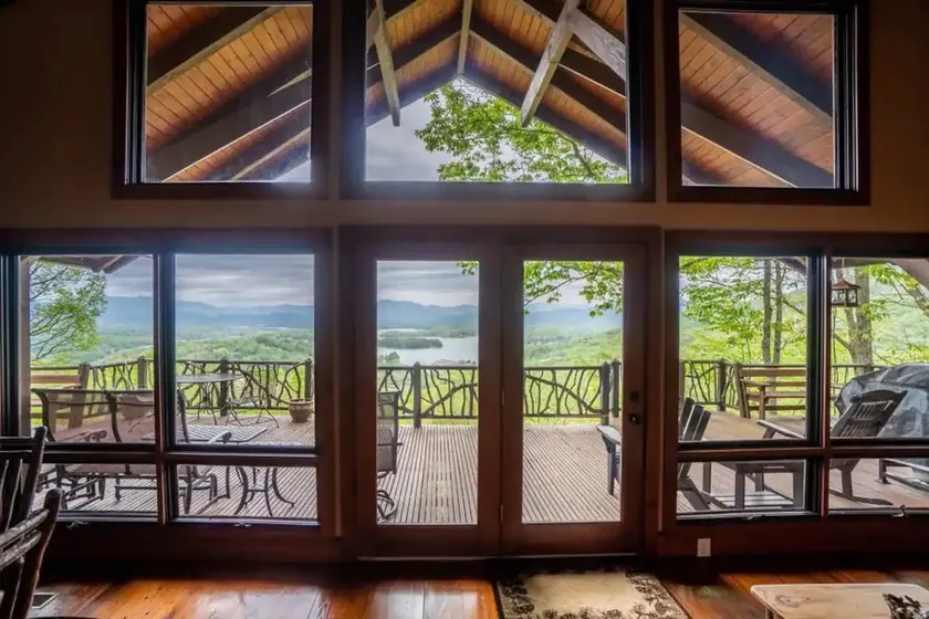 Extraordinary Sunrise and Sunset Mtn. & Lake Views - Image 1