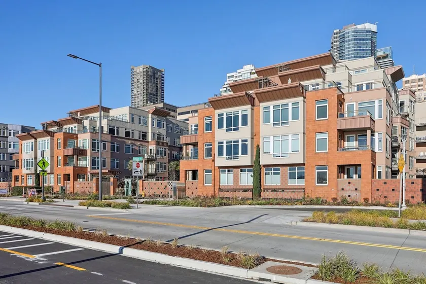 New Downtown 2 Beds, 2 Baths Waterfront Alaska 335 - Image 1