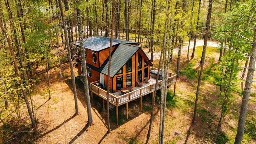 Family Fall Retreat | Game Room & Hot Tub - Image 1