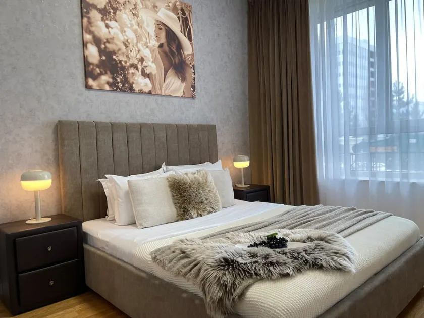 Deluxe 2BR near Romexpo: Private Garden & Parking - Image 1