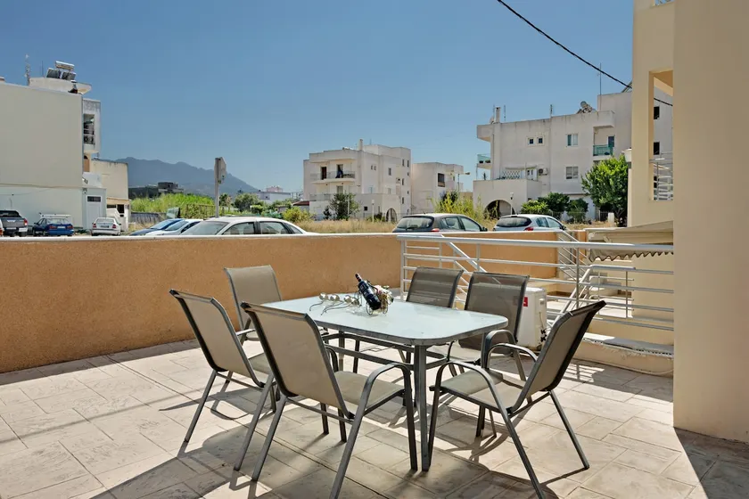 Apartamento con barbacoa y terraza | Vistas al jardín - Image 1