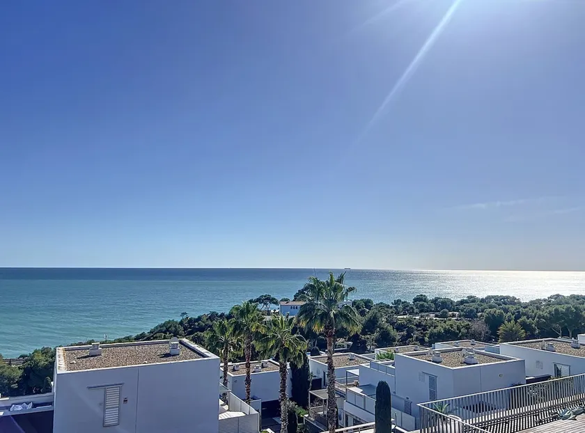 Duplex with pool and sea views - Image 1