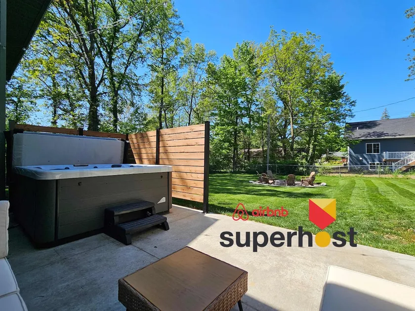 Hot Tub | Bikes | Fire Pit | King Bed - Image 1
