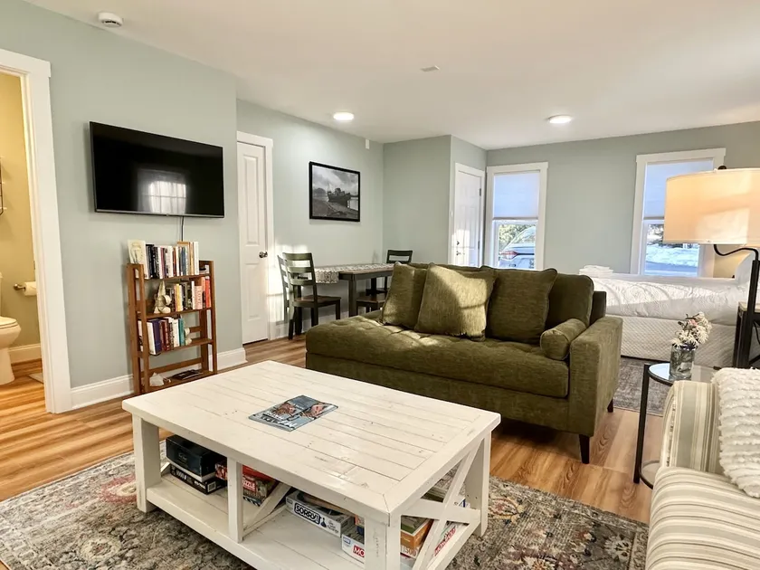 Unique 2 Studio Apartment Spacious Home [Deer Run] - Image 1