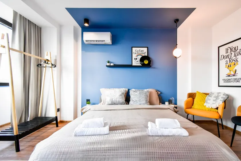 Central | Kitchen | Bathroom | Netflix | Views - Image 1