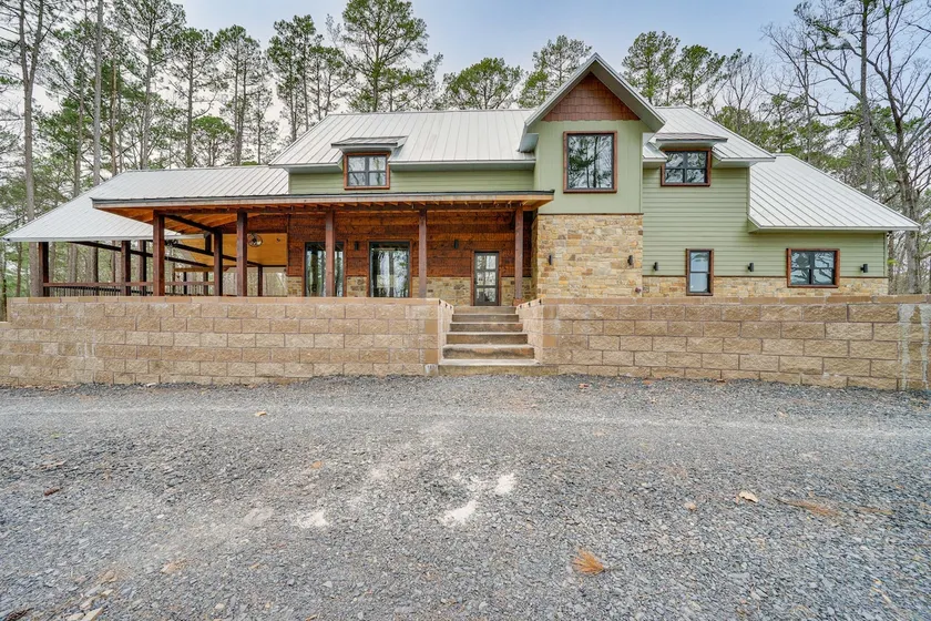 Grand Broken Bow Cabin w/ Hot Tub & Spacious Deck! - Image 1