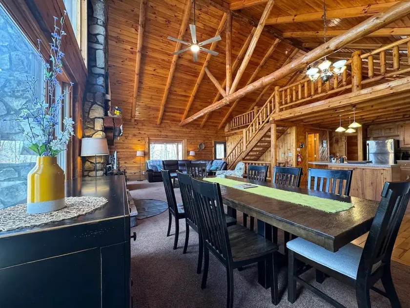 Secluded hilltop cabin w/hot tub - Image 1
