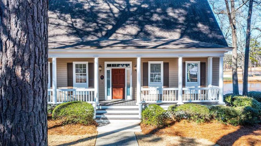 Lakeside Charm on Seven Oaks - Image 1