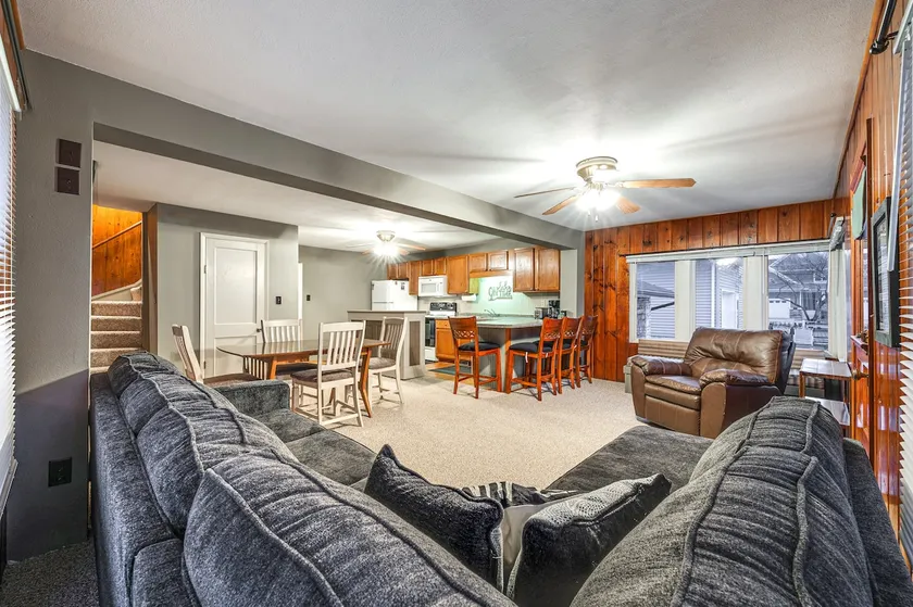 Clear Lake Vacation Rental: Walk to City Beach! - Image 1