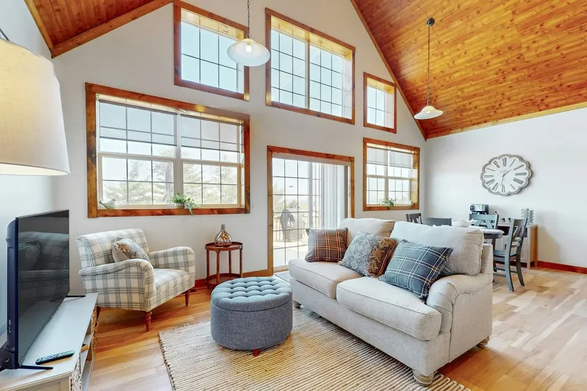 1BR vineyard stay with firepit, grill, & EVC - Image 1