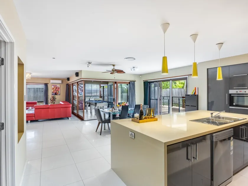 Stylish 6BR Family friendly House Stretton - Image 1