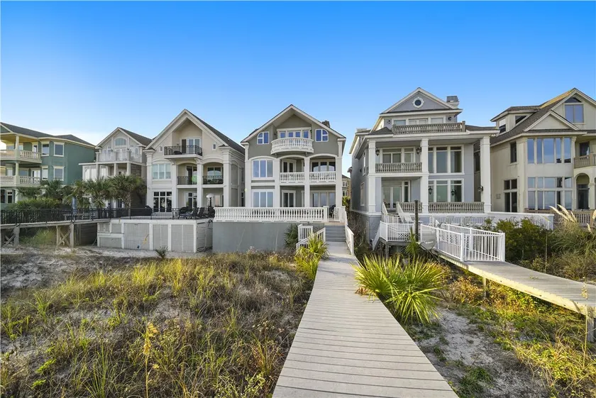Oceanfront Home w / grande piscine, ascenseur, table de billard, entièrement rénové! - Image 1
