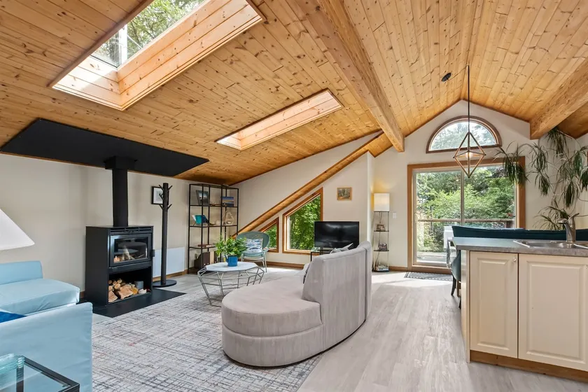 The Crow's Nest Suite - Steps from S. Chesterman - Image 1