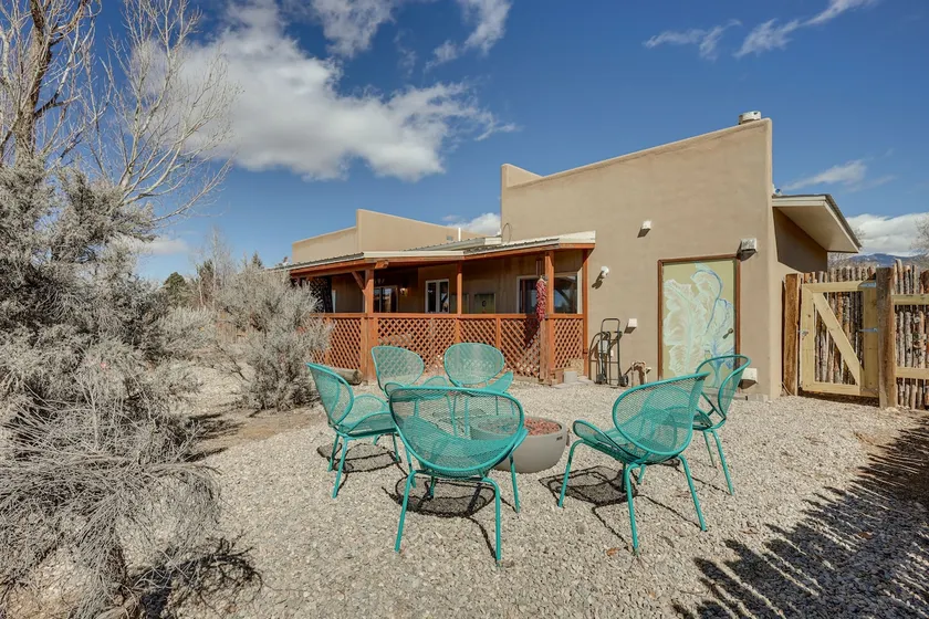 Taos Home w/ Private Hot Tub, Sauna & Gas Grill! - Image 1