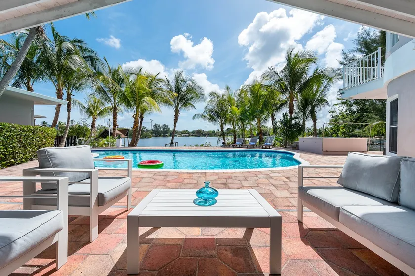 Tropical Waterfront Gem Near Aventura & The Beach - Image 1