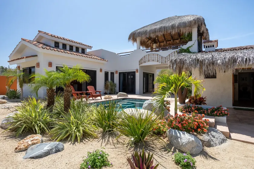 Casa De Las Mobulas near the beach and pickleball - Image 1