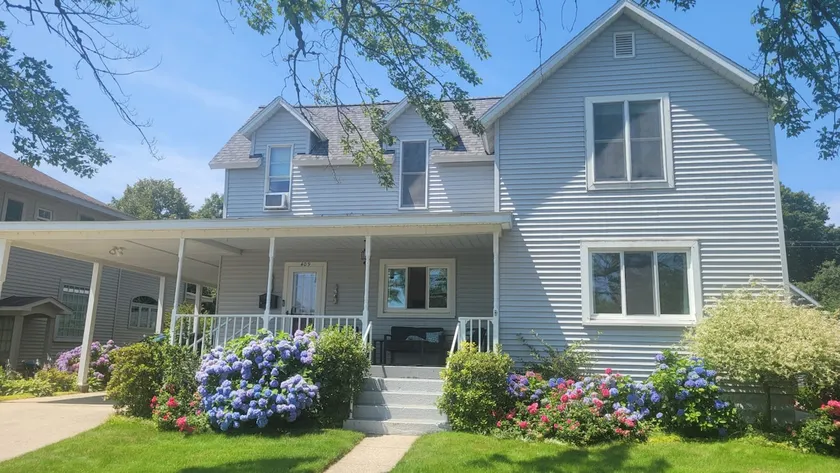 Big home - walk to the beach - First year offered - Image 1