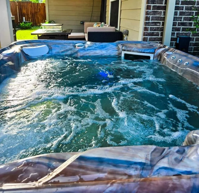 Backyard Getaway! Near IAH Airport! Hot Tub! - Image 1