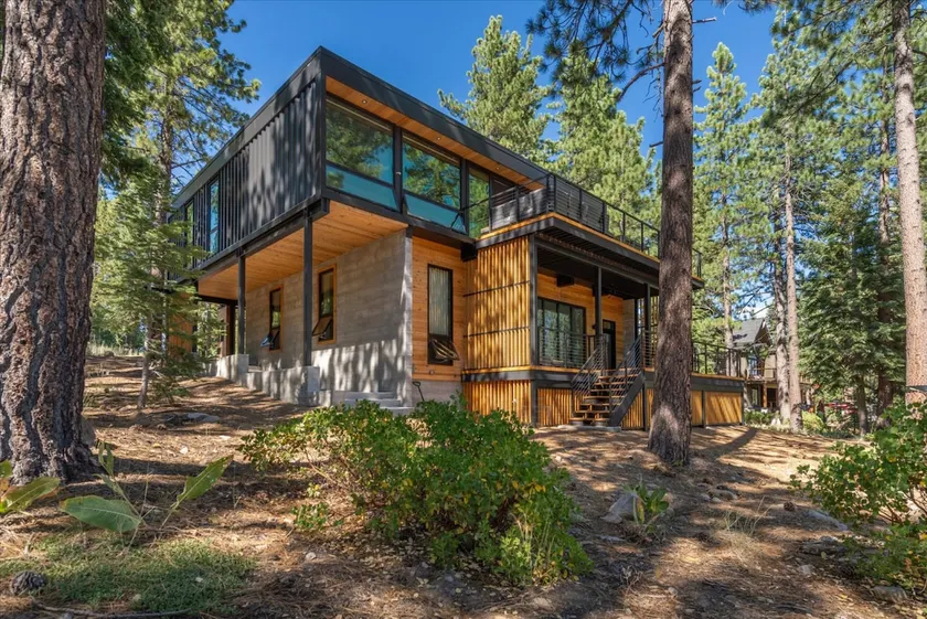 Modern Eco Retreat w/ Hot Tub & Views - Image 1