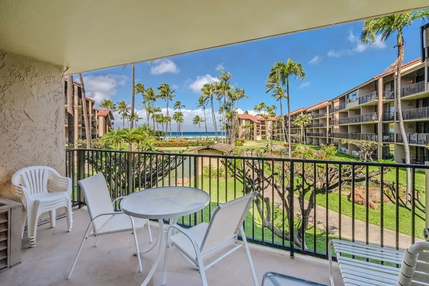 Ocean and Pool views on lush grounds - Image 1