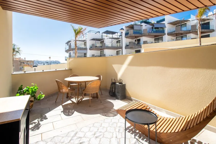 Marinsa Beach, 1 bedroom with seaview - Image 1