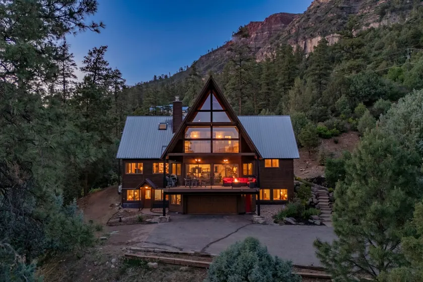 Spacious Luxury Home Close to Downtown and Ski, Private Hot Tub, Amazing Views - Image 1