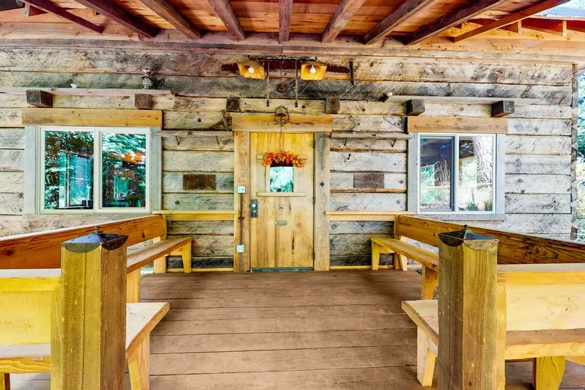 Charming 2BR with 2 porches, firepit & woodstove - Image 1