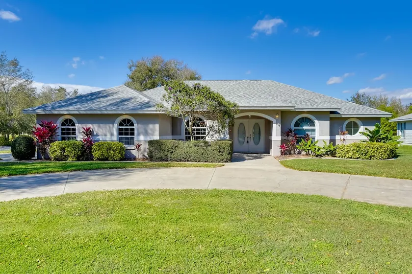 Walk to Lake: Home w/ Screened Porch in Sebring! - Image 1