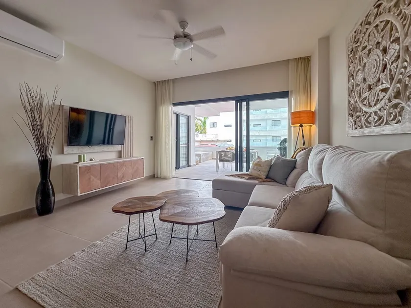 Incredibly Beautiful Condo Just Steps to the Beach - Image 1
