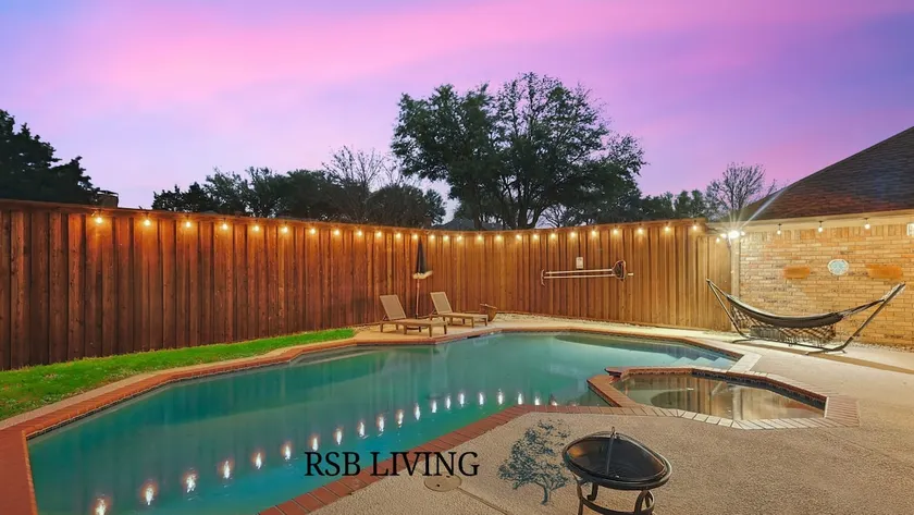 Beautiful 5Br 2Bath DeSoto Home with Pool - Image 1