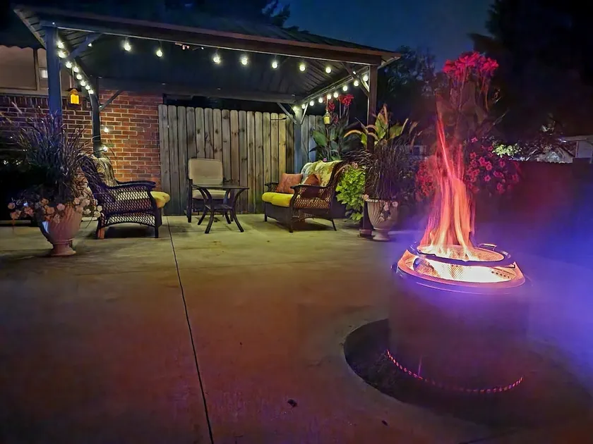 Apr specials, renovated, spacious, loaded. firepit - Image 1