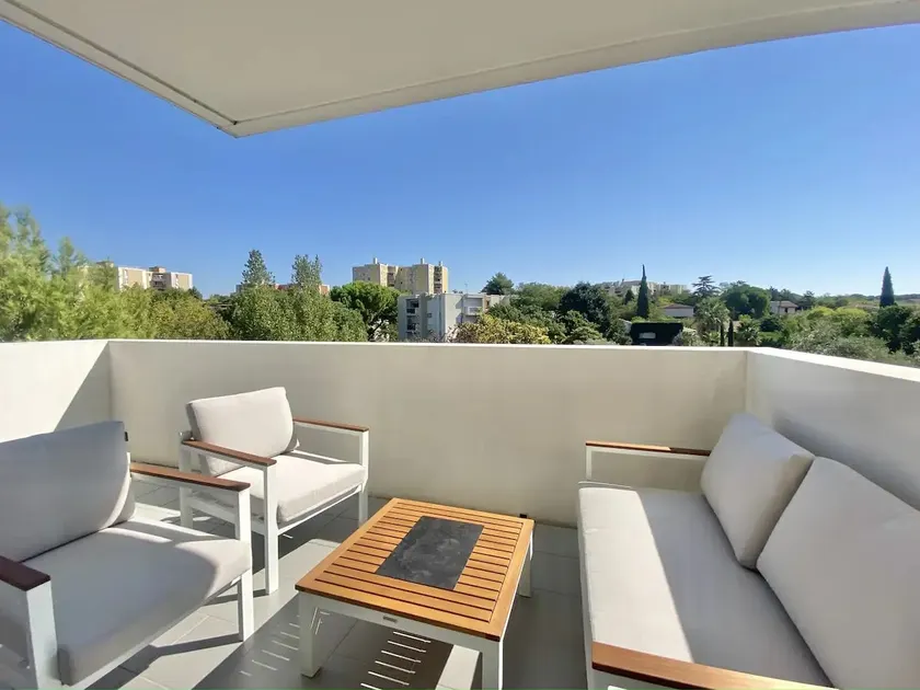 Bright apartment with balcony - Image 1