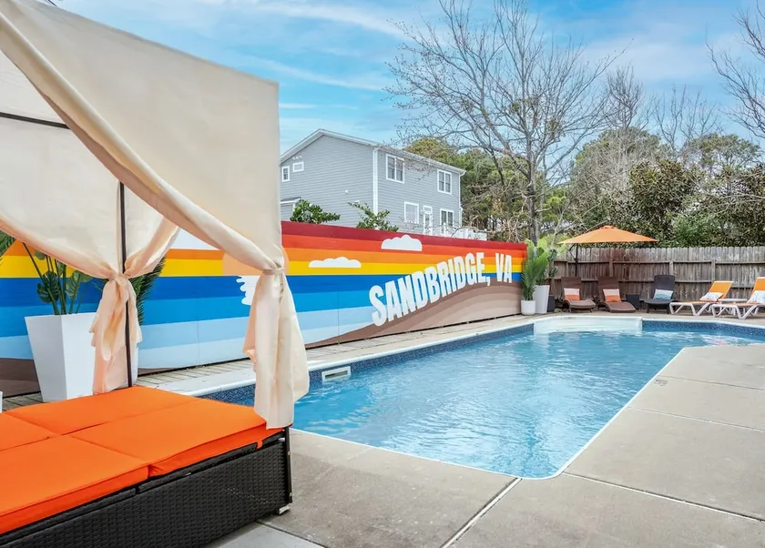 Designer 7BR w/ Pool and Hot Tub. Pets welcome! - Image 1