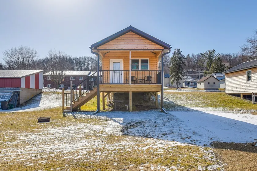 Riverfront Cabin Rental ~ 9 Mi to Yellowstone Lake - Image 1