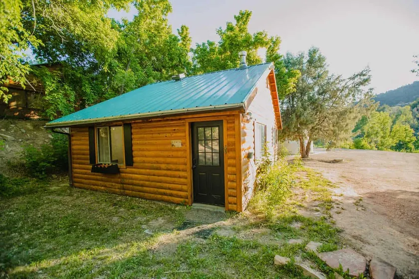 Cozy Cabin Retreat Near Zion with Sauna & hot tub. - Image 1