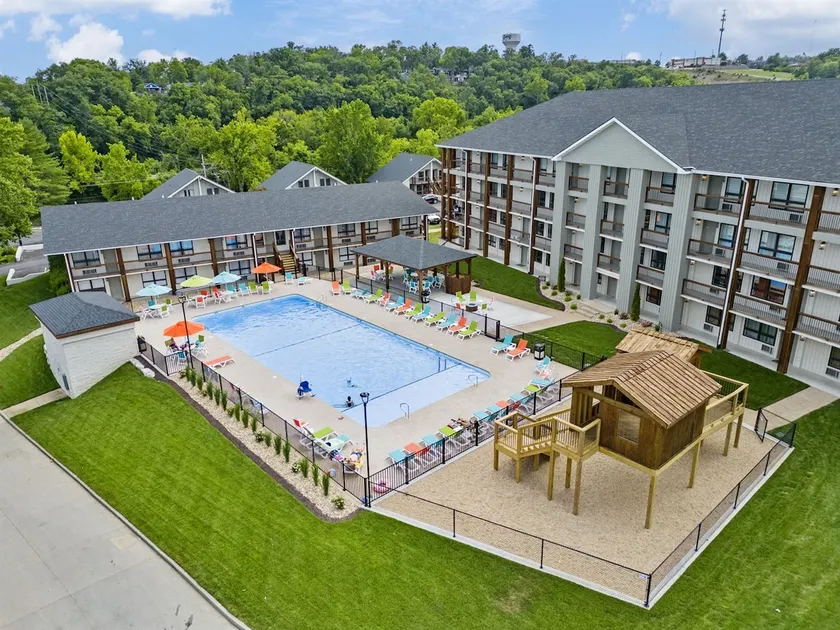 Close to The Landing & Branson Convention Center - Image 1