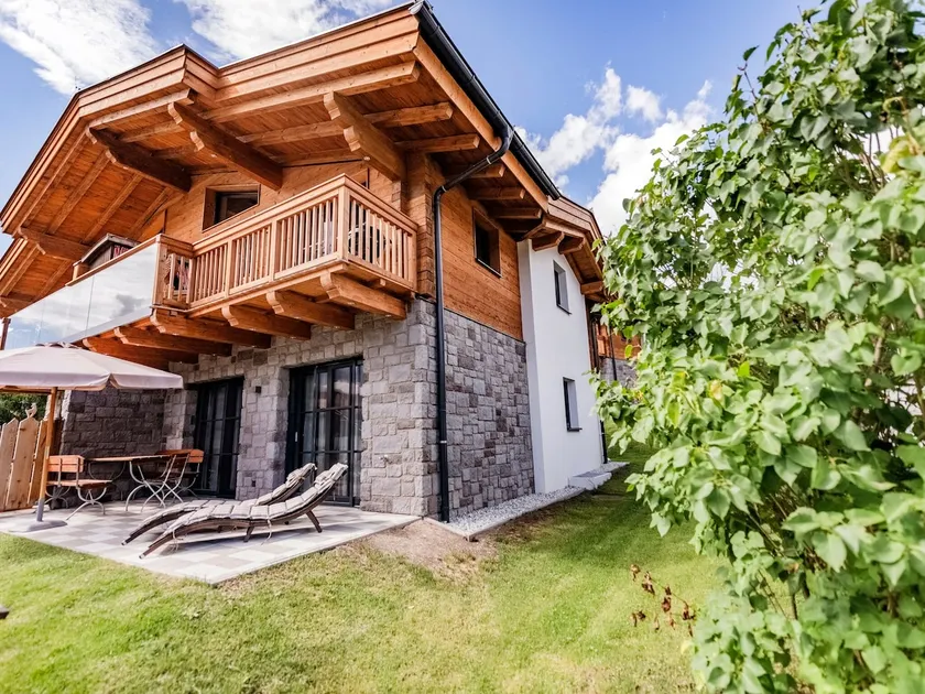 Chalet with wellness, garden and views - Image 1