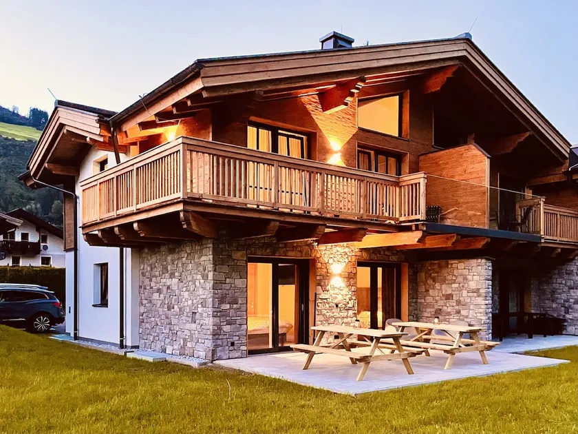 Luxury chalet with private garden and sauna - Image 1