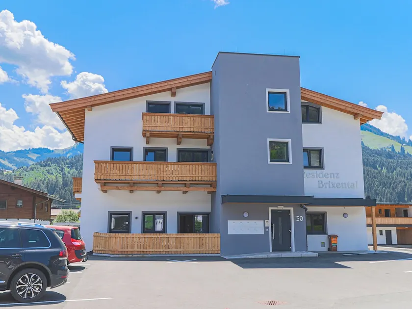 Fine holiday home near the ski slopes - Image 1
