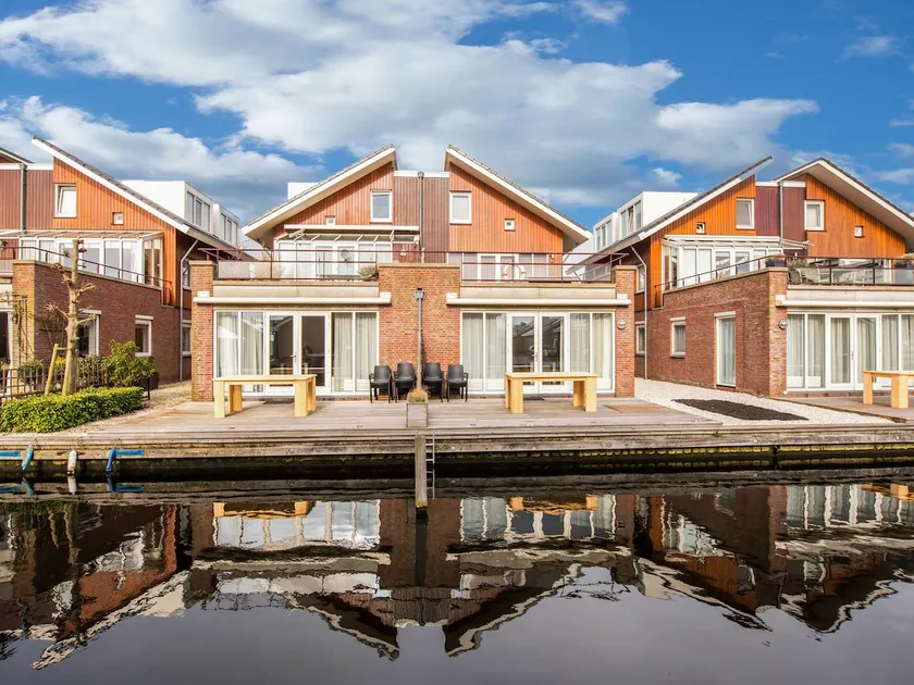 appartement de luxe avec terrasse au bord de l'eau - Image 1
