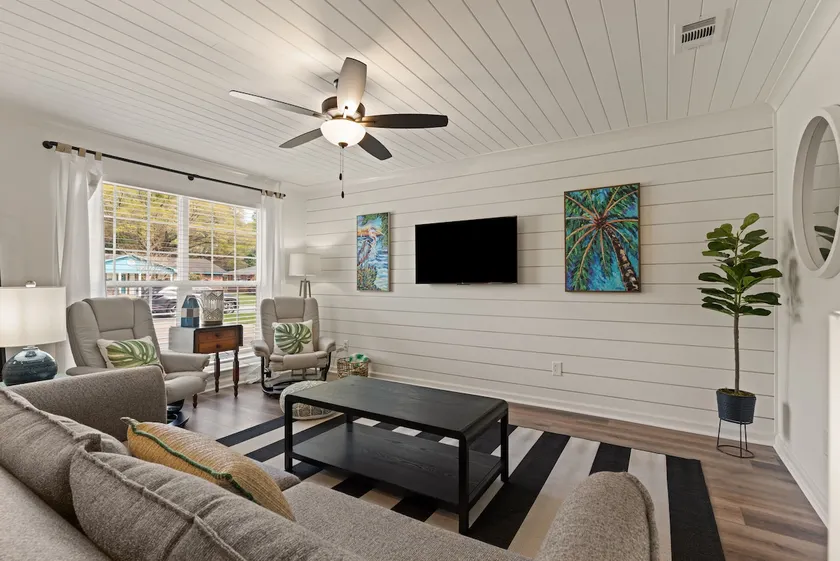 The Palm/Pet- Friendly - Image 1