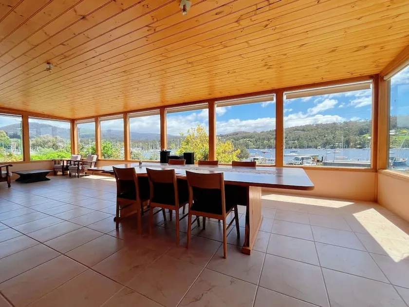 Coastal Cabin next to Bruny Island Ferry - Image 1