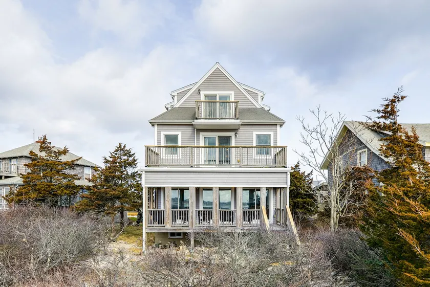 Marshfield Home w/ 2 Decks & Private Beach Access! - Image 1