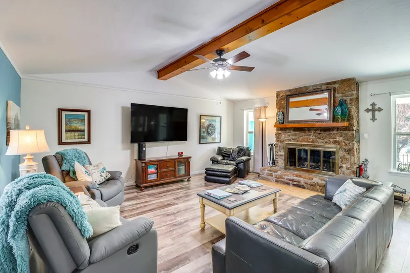 Fairfield Bay Home On Golf Course w/ Fenced Yard! - Image 1