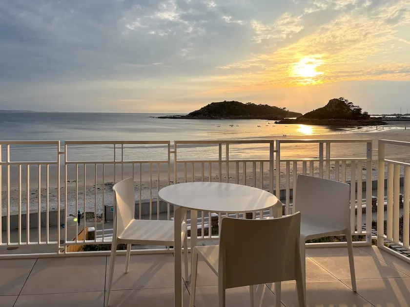 Toenno T3 · T3 Luxury Apartment with Sea View - Image 1