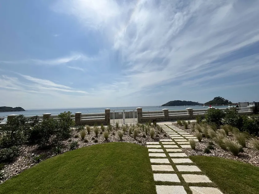 Milliau T2 · Luxury 1 Bedroom Apartment with Sea V - Image 1