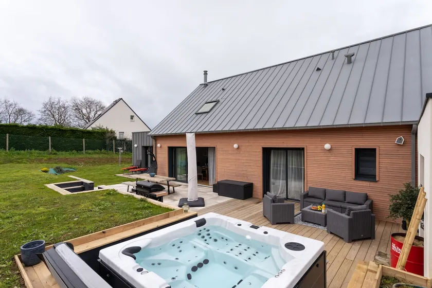 The Pearl of the Sea - Charming House with Jacuzzi - Image 1